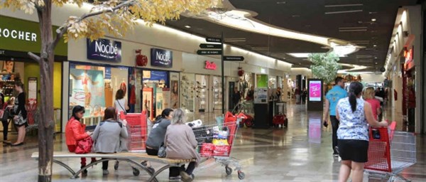 réunion dédommagée centre commercial Petite-Forêt 